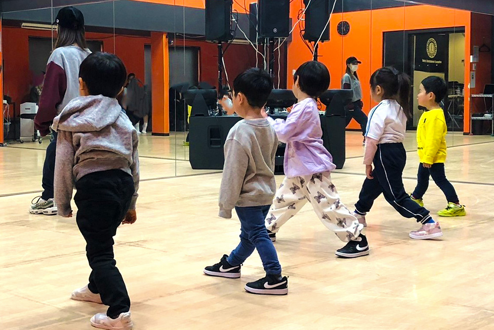 ちびっ子ダンスクラス